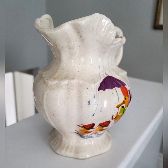 Rare Vintage 1975 Arnels Ceramic Pitcher with Duck Family in the Rain 🐥☔ - Picture 2 of 11